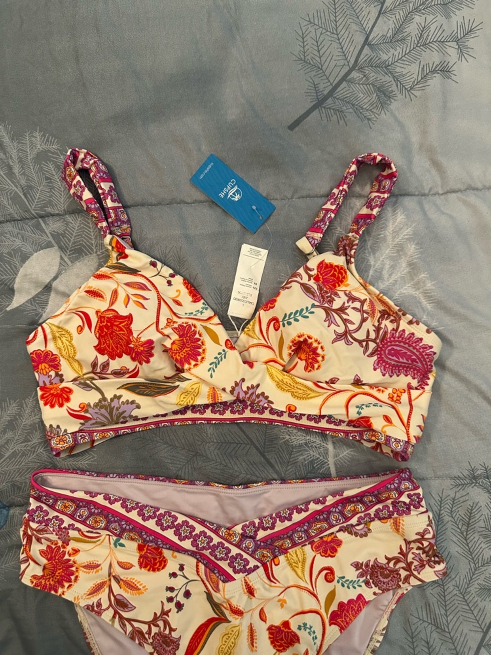 NWTS Cupshe Cream Floral Bikini Set with Pink and Red Accents Sz L - Picture 3 of 9